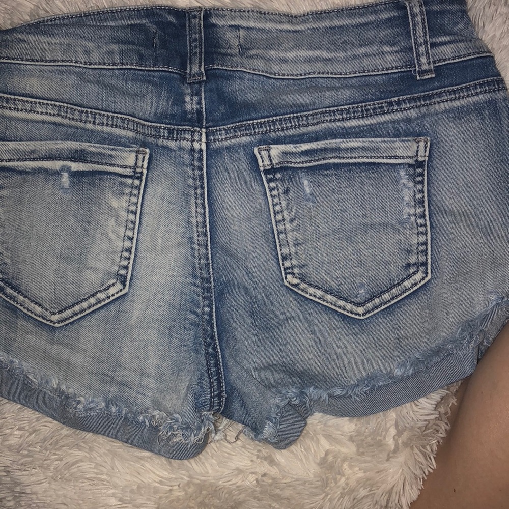 Shorts - Picture 2 of 3